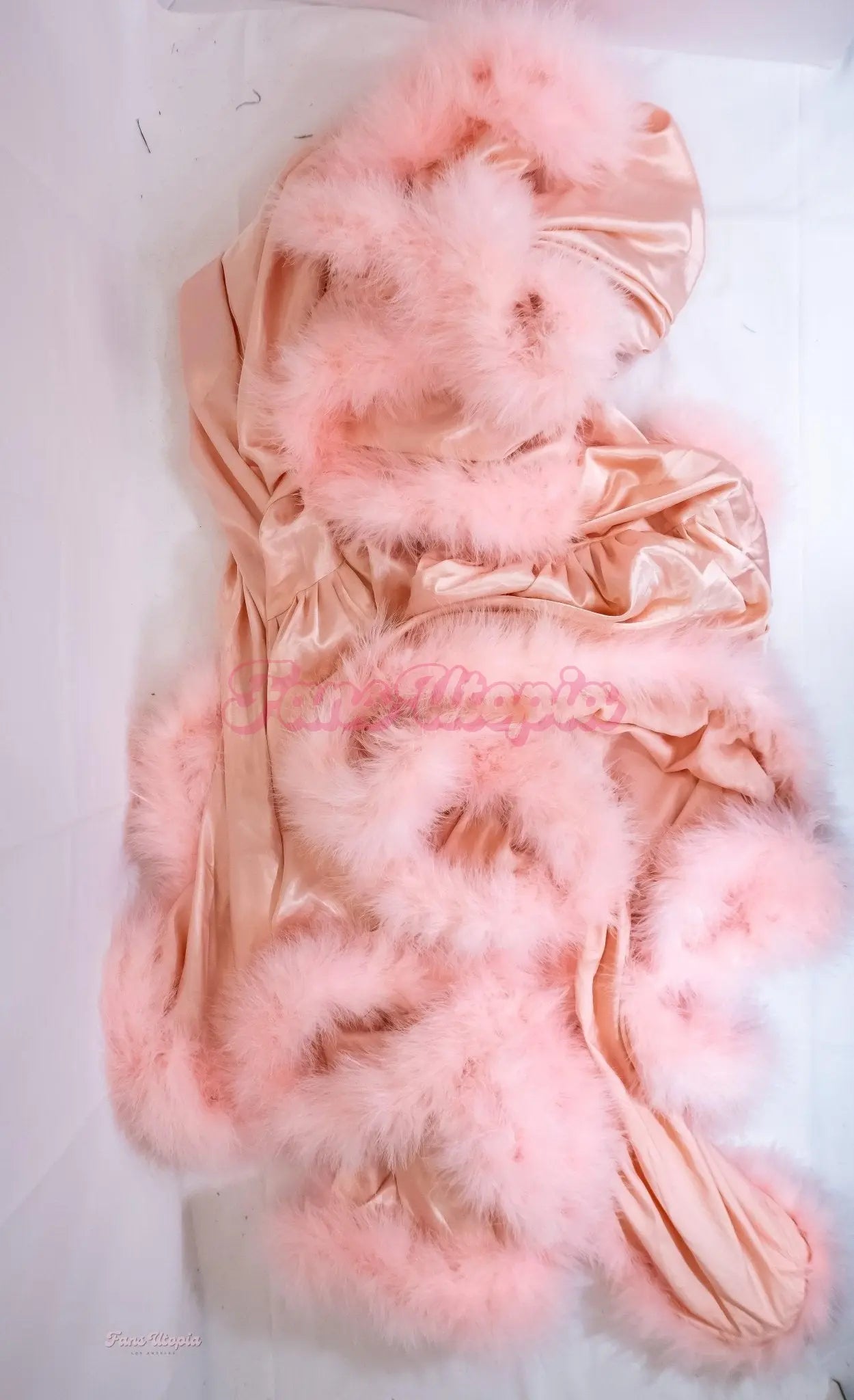 Aubrey Kate 2023 AVN Awards Bundle with Robe + Autographed Photo Aubrey Kate