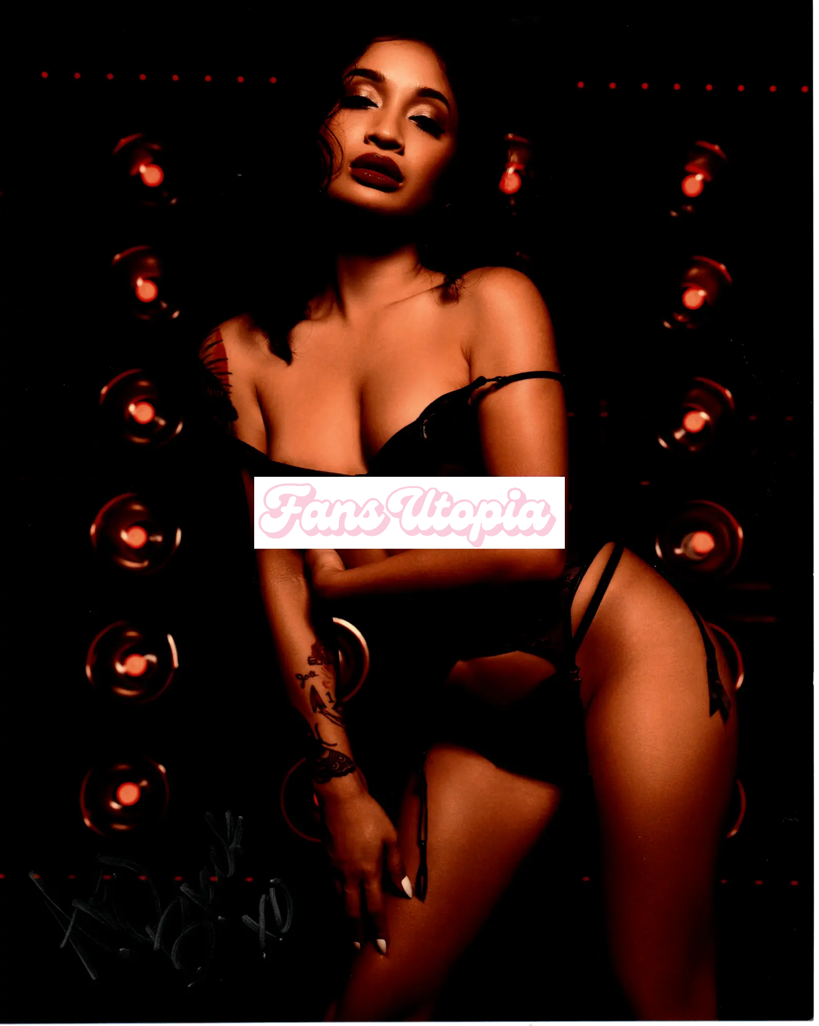 Avery Black  8x11 Autographed Photo 3 Avery Black