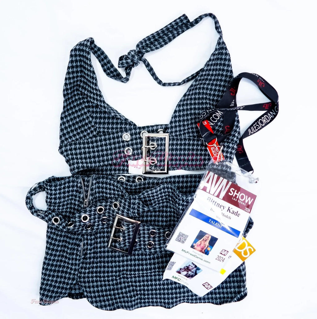 Brittney Kade 2024 AVN Outfit + Badges Brittney Kade