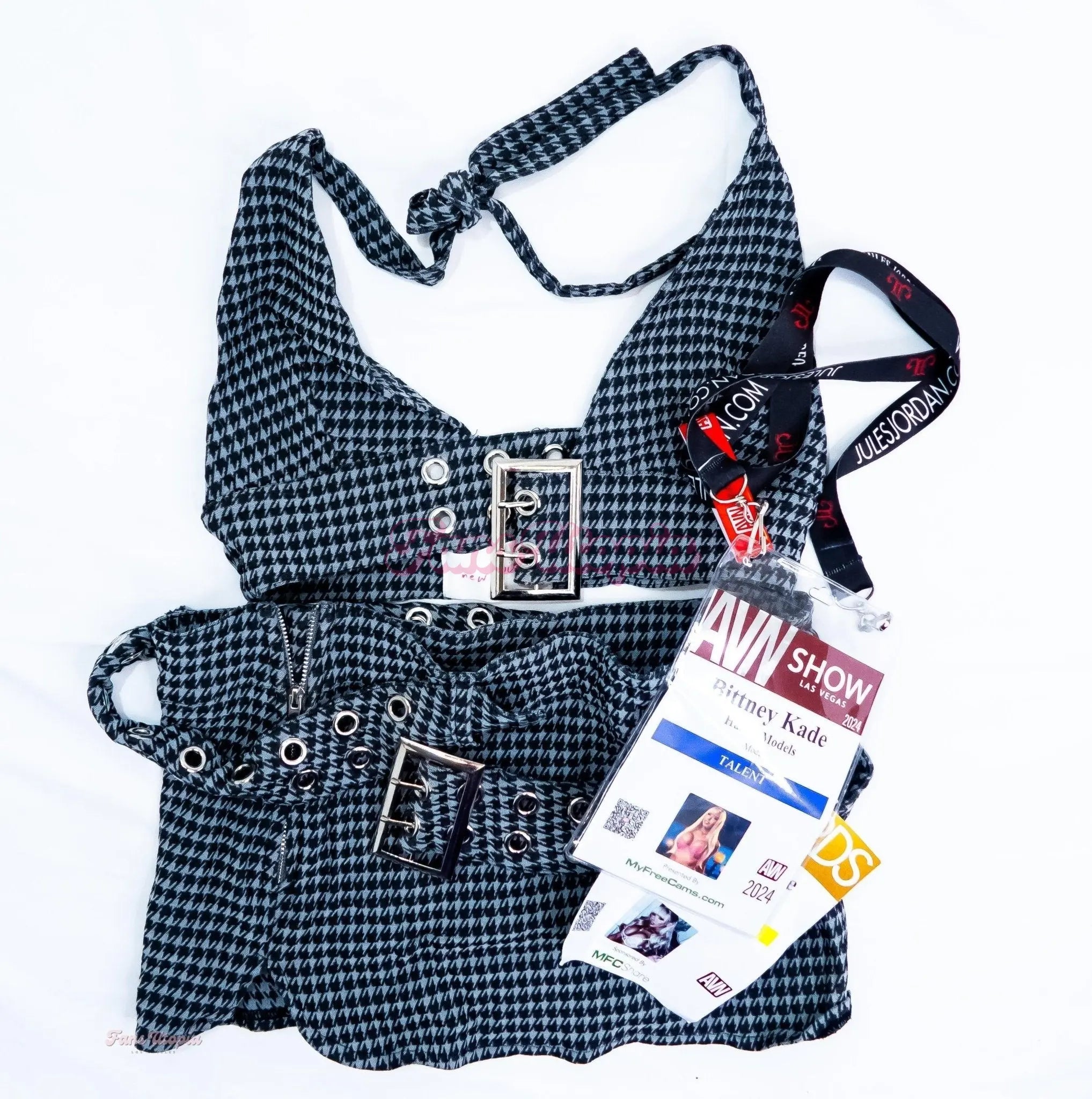 Brittney Kade 2024 AVN Outfit + Badges Brittney Kade