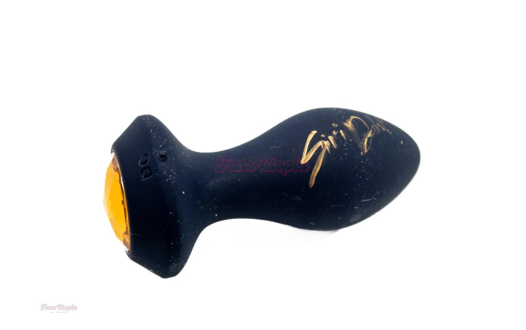 Siri Dahl Autographed Black Orange Plug Siri Dahl